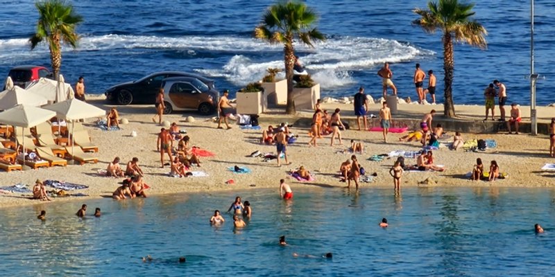 OPASNO PONAŠANJE NA MORU Jet skijem projurio deset metara od obale