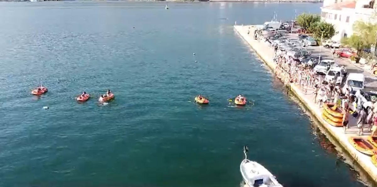 Utrka gumenjacima u Vranjicu