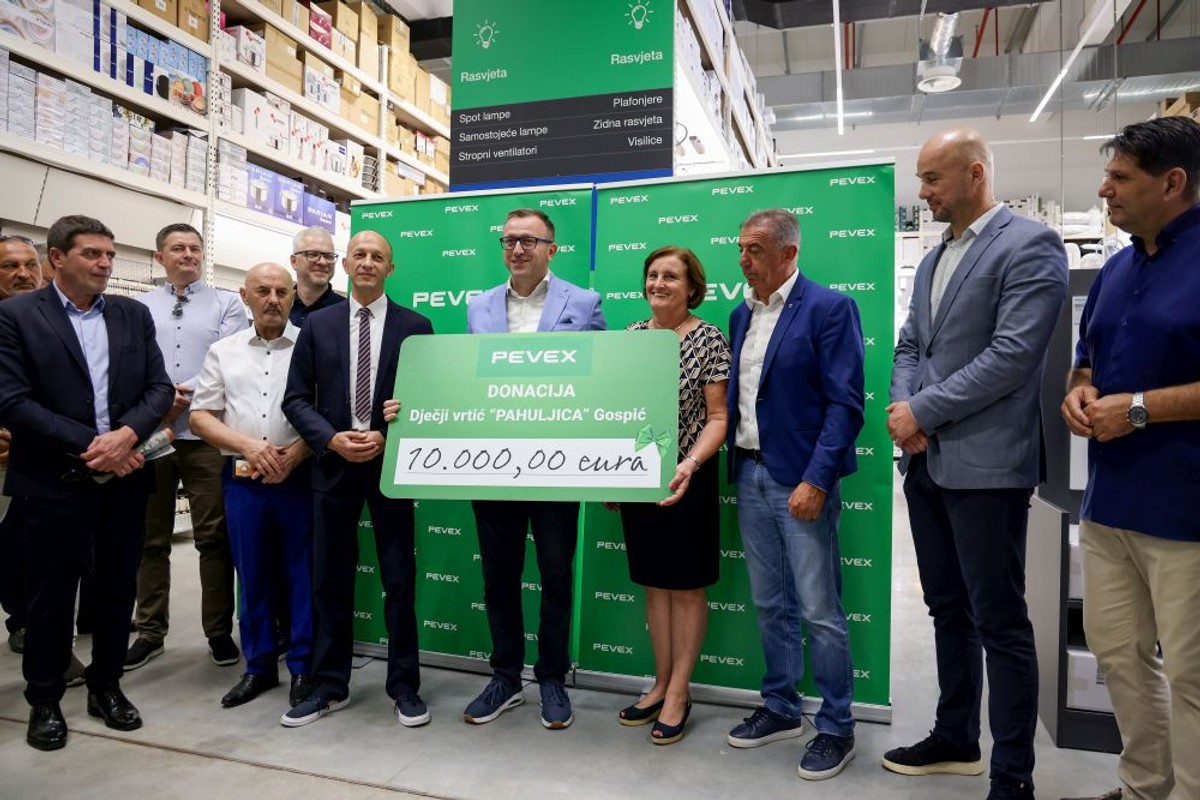 PEVEX otvorio prodajni centar u Gospiću