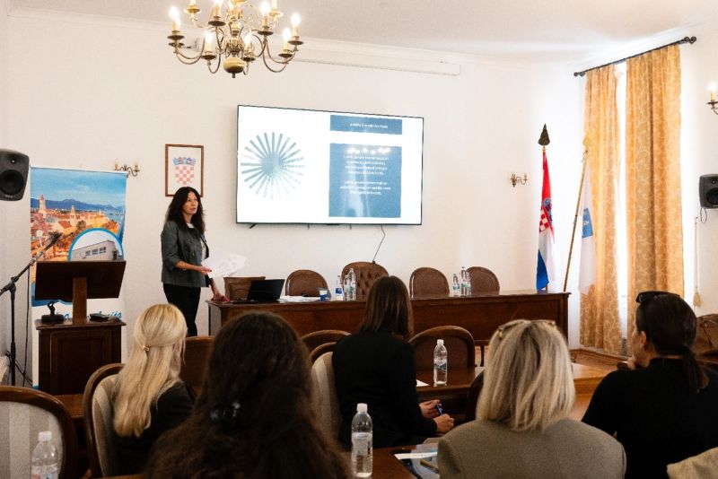 U Trogiru održana edukacija o psihološkim učincima medija i izazovima digitalnog okruženja