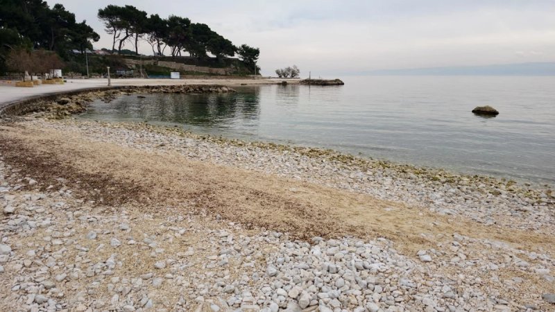 FOTOGALERIJA Bonaca i velika oseka otkrile drugo lice splitske obale