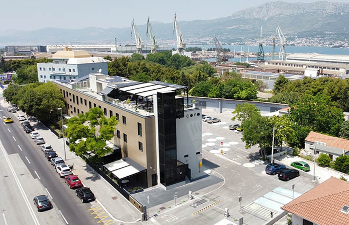 Cora Hotel otvorio ljetnu terasu: Posjetitelji rooftop bara mogu uživati u raznolikoj ponudi