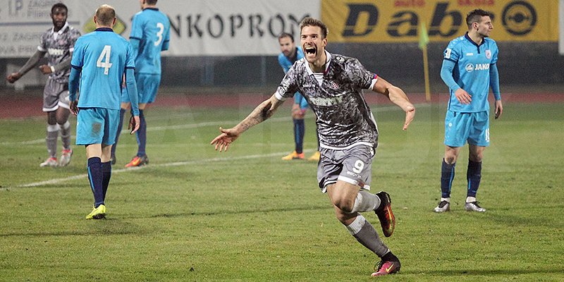 Futacs i Barry u subotu ujutro potpisuju kalendare na Rivi