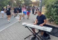 VIDEO Pogledajte što je zasvirao dok Thompsonovi fanovi ulaze na stadion
