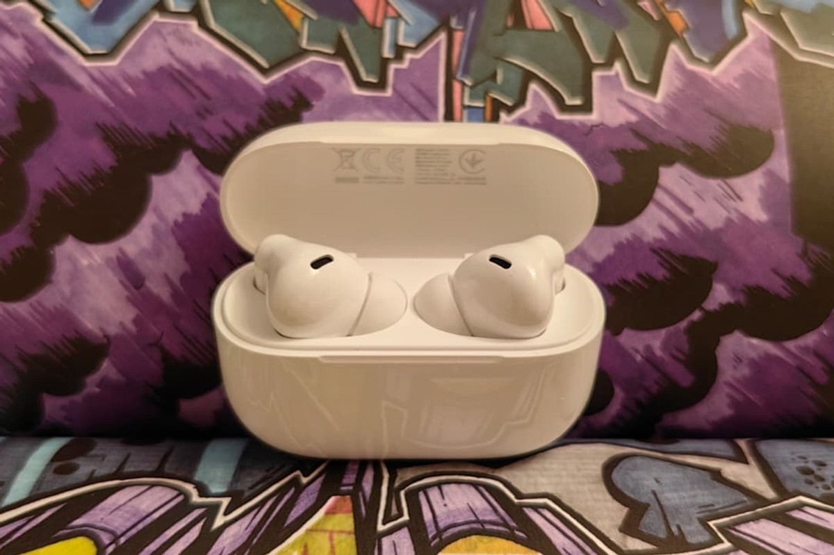 Huawei FreeBuds SE 4 ANC: Male, bijele i spremne za gradski kaos