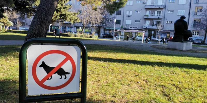 Pas u parku u centru Splita skočio na bebu, porazgovarali smo s njezinim ocem