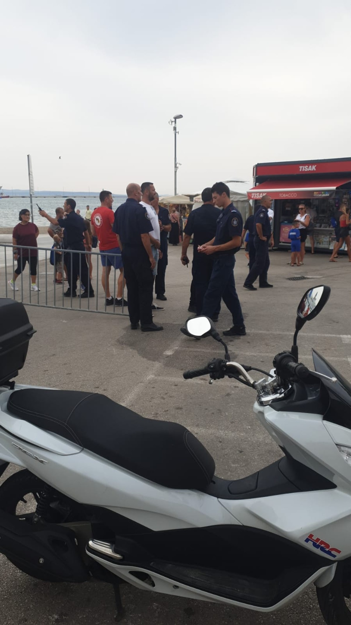 Transparent 'Srcem za male heroje'