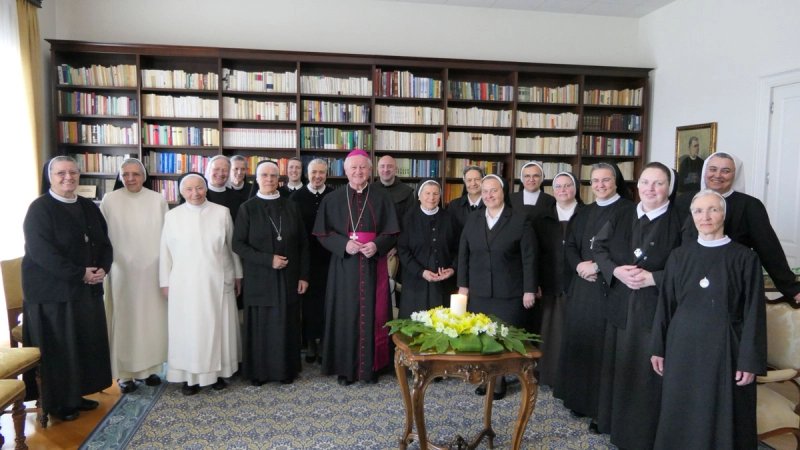 FOTOGALERIJA Uskrsno čestitanje redovnica nadbiskupu Križiću