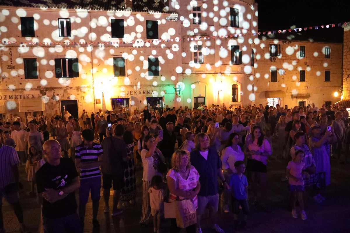 Makarsku očekuje glazbena večer uz Bombaj štampu