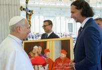 Slikar Petar Šibeniku Papi u Vatikanu uručio svoje djelo, uz želju da posjeti Hrvatsku