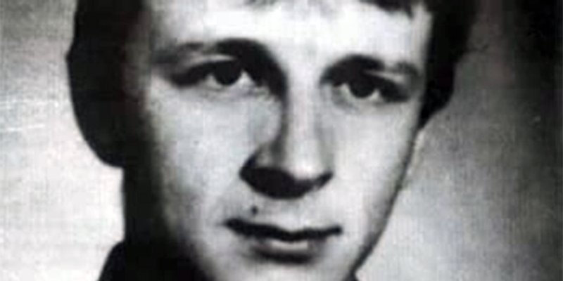 Neki ljudi i kad ih silom naglo polegnu, stoje uspravno kao jarbol. Ne mogu ih ubiti...