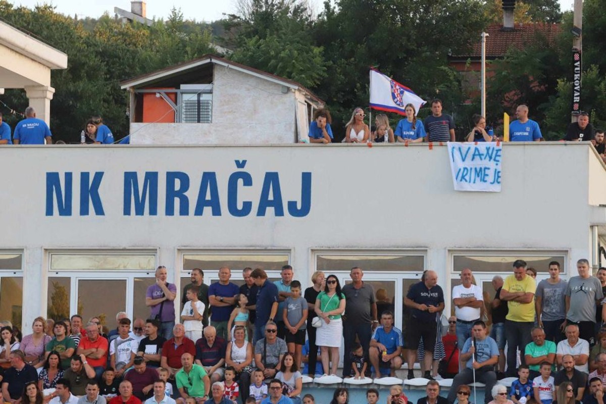 Tri kapetana u Runovićima / foto: Veljko Martinović