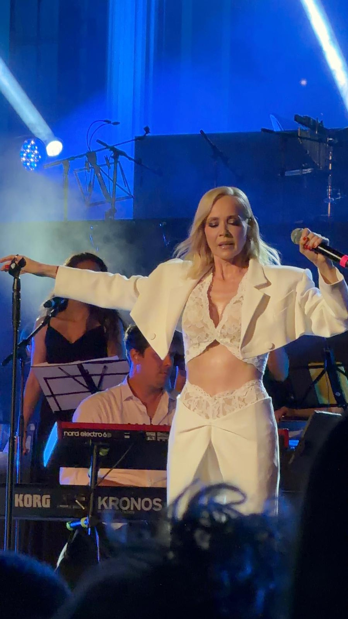 Danas su je hejteri kritizirali zbog outfita, pogledajte koju je modnu kombinaciju odabrala za večerašnji koncert