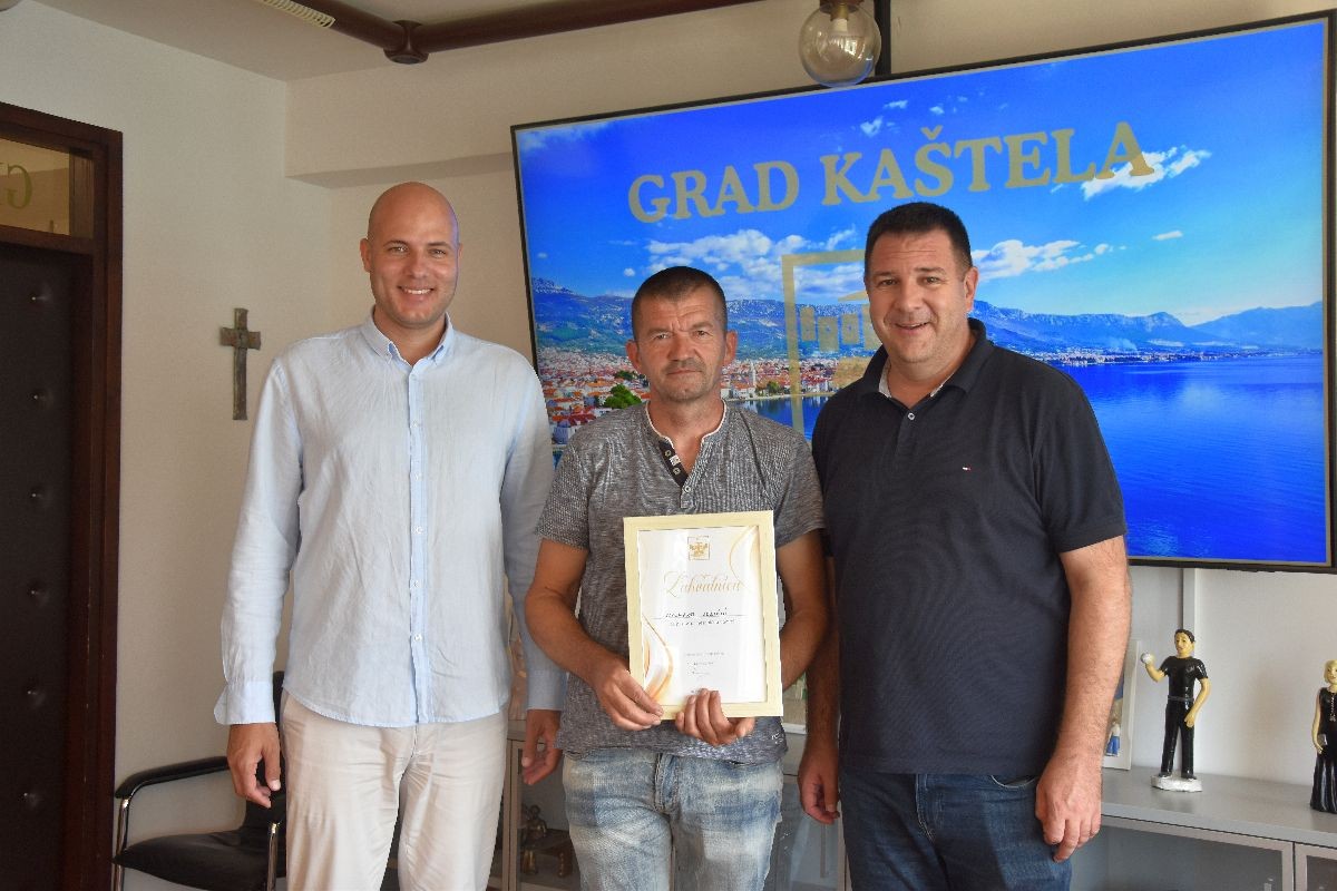 Kaštelanski gradonačelnik Ivanović i zamjenik Budimir primili Zdravka Jeličića