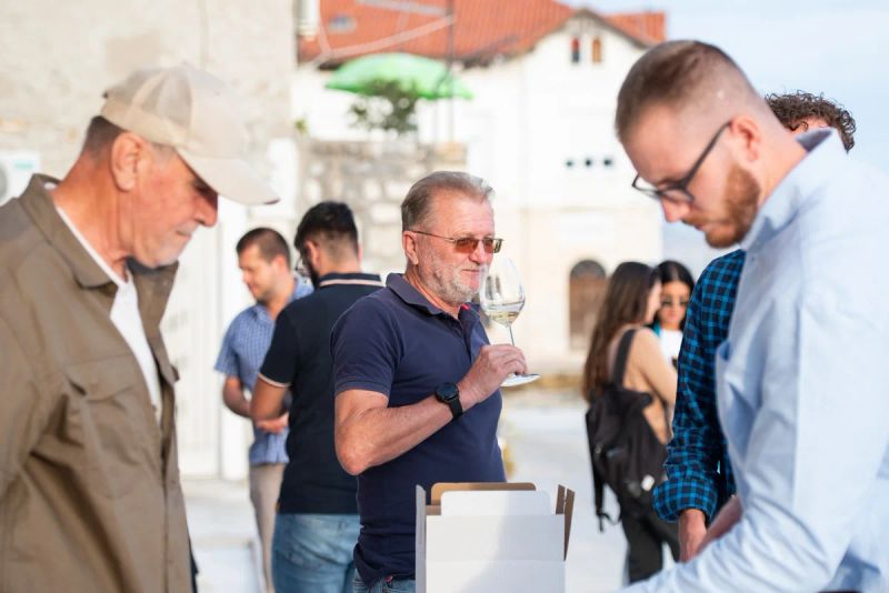 Kaštela ka' srce Jadrana: Guštalo se u vrhunskim vinima i autohtonoj spizi