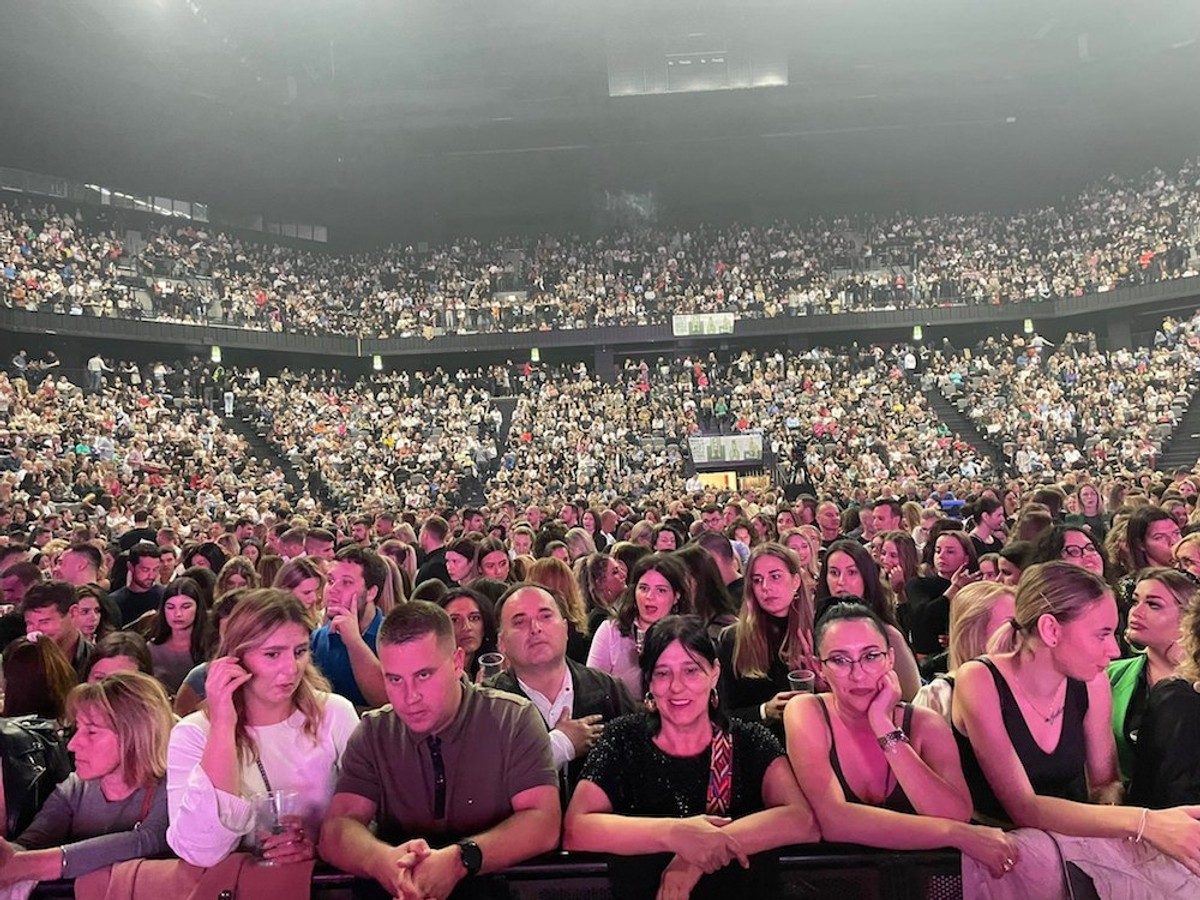 FOTO/VIDEO: Splitska publika pokazala kako im malo za sriću triba, fantastičan koncert Doris Dragović