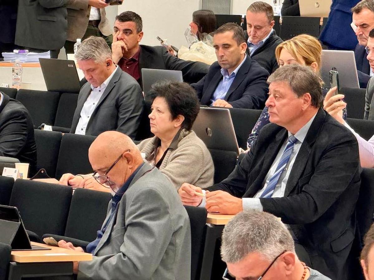 NEVENKINA FRIZURA Novo izdanje sestre Željka Keruma