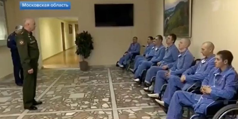 JEDVA PUNOLJETNI MLADIĆI BEZ UDOVA Rusi javno objavili dodjelu odličja svojim vojnicima