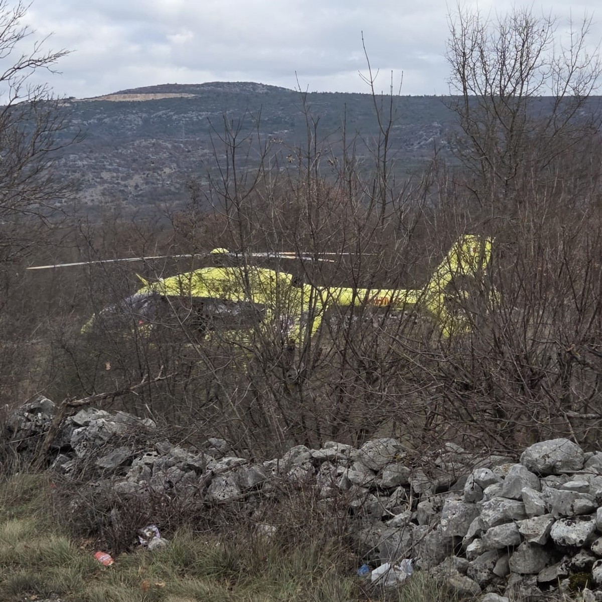 Teška prometna u Gizdavcu: Sudar tri automobila, poginula jedna osoba