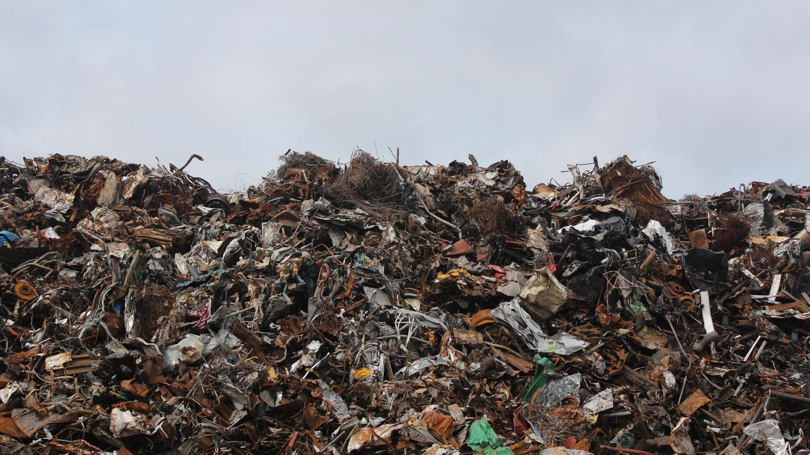 Što je pronađeno ispod ilegalnog otpada u Varaždinu? USKOK objavio vještačenje, problem su mikroplastika, metali i bakterije