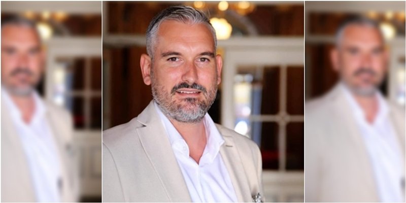 ODLAZI IZ TEATRA 'Došao sam kao gospodin i tako odlazim, čista obraza i uzdignute glave'