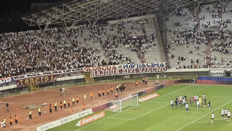 Ludnica na Poljudu: Igrači došli pred Torcidu, stadionom se orilo 'Gazi Rakowa'