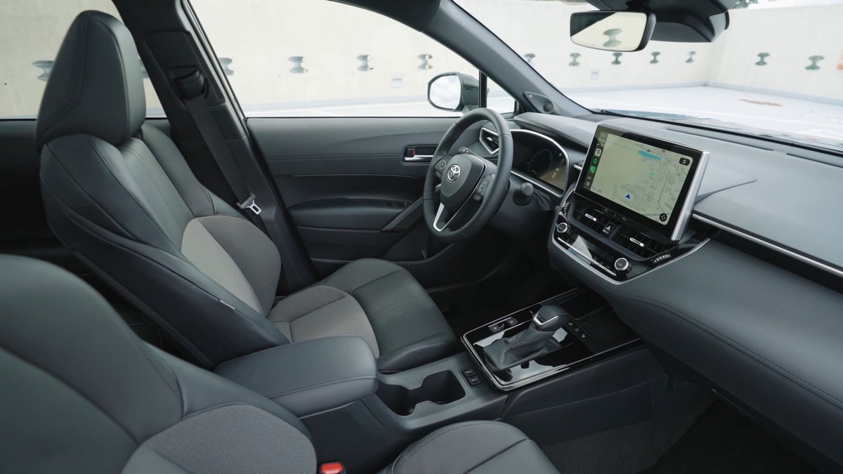 [TEST AUTA] Toyota Corolla Cross Executive 2.0: Struja je budućnost, ali ovaj pogon vlada danas