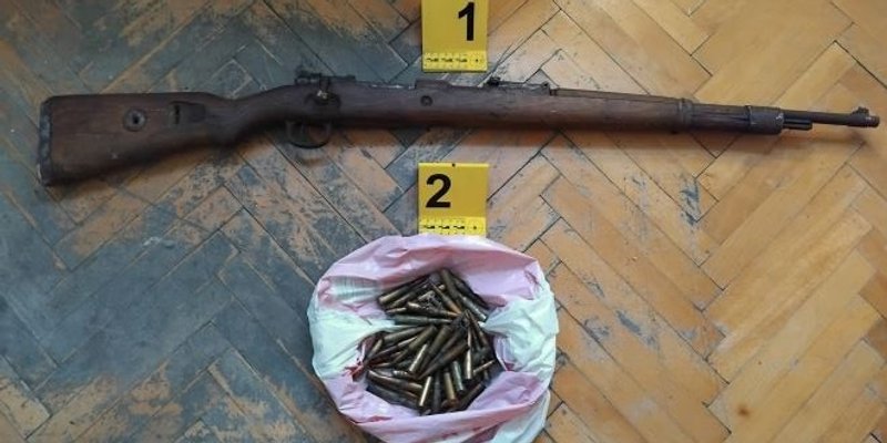 Policija od muškarca na sinjskom području oduzela pušku i streljivo, pronašla i tragove droge