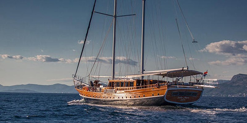 Jedrenjak s ugrađenim solarnim sustavom: Jahta Stella Maris nudi jedinstveni doživljaj plovidbe dalmatinskim uvalama bez buke motora