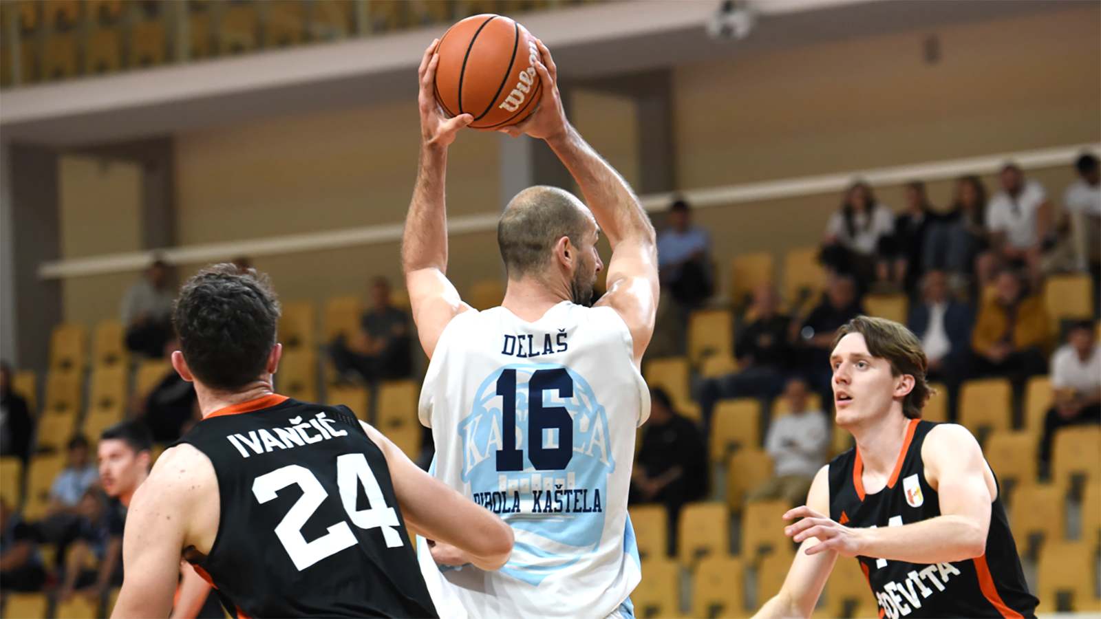 Košarkaši Ribole danas igraju u Zagrebu