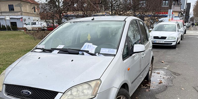 RIJEDAK PRIMJER Nema više mjesta za ostavljati kazne ispod brisača