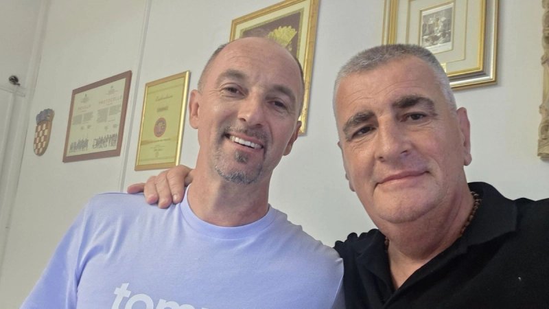 Bulj slavi sa svojim zamjenikom, otkrio koja je prigoda