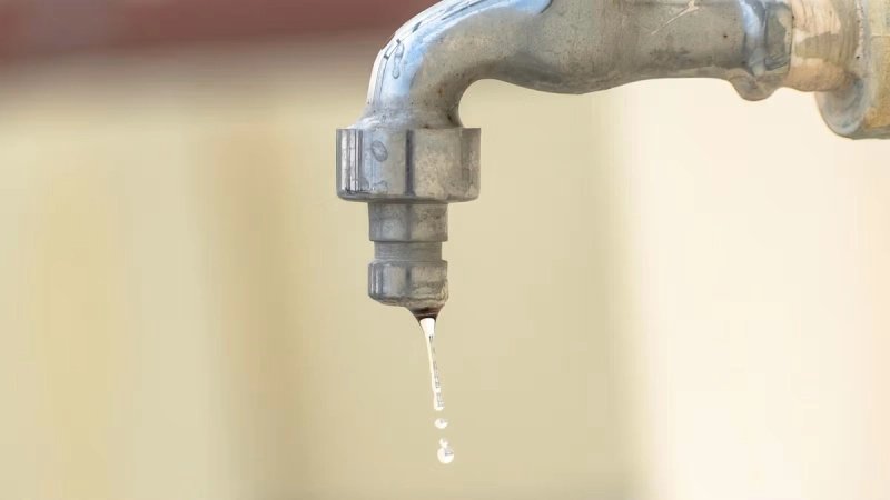 PONEDJELJAK Bez vode dijelovi Sirobuje, Kamena, Stobreča i Podstrane. Neće je biti ni u Poljicima