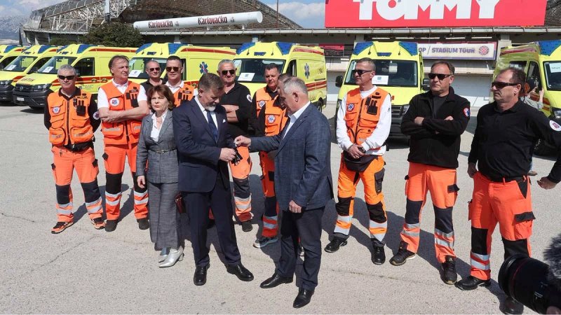 POJAČANJE NA CESTAMA Deset novih vozila hitne pomoći na županijskim prometnicama