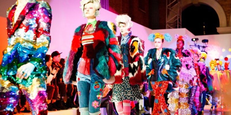 DIREKTNA POVEZNICA Kakvu boju odjeće nosite?