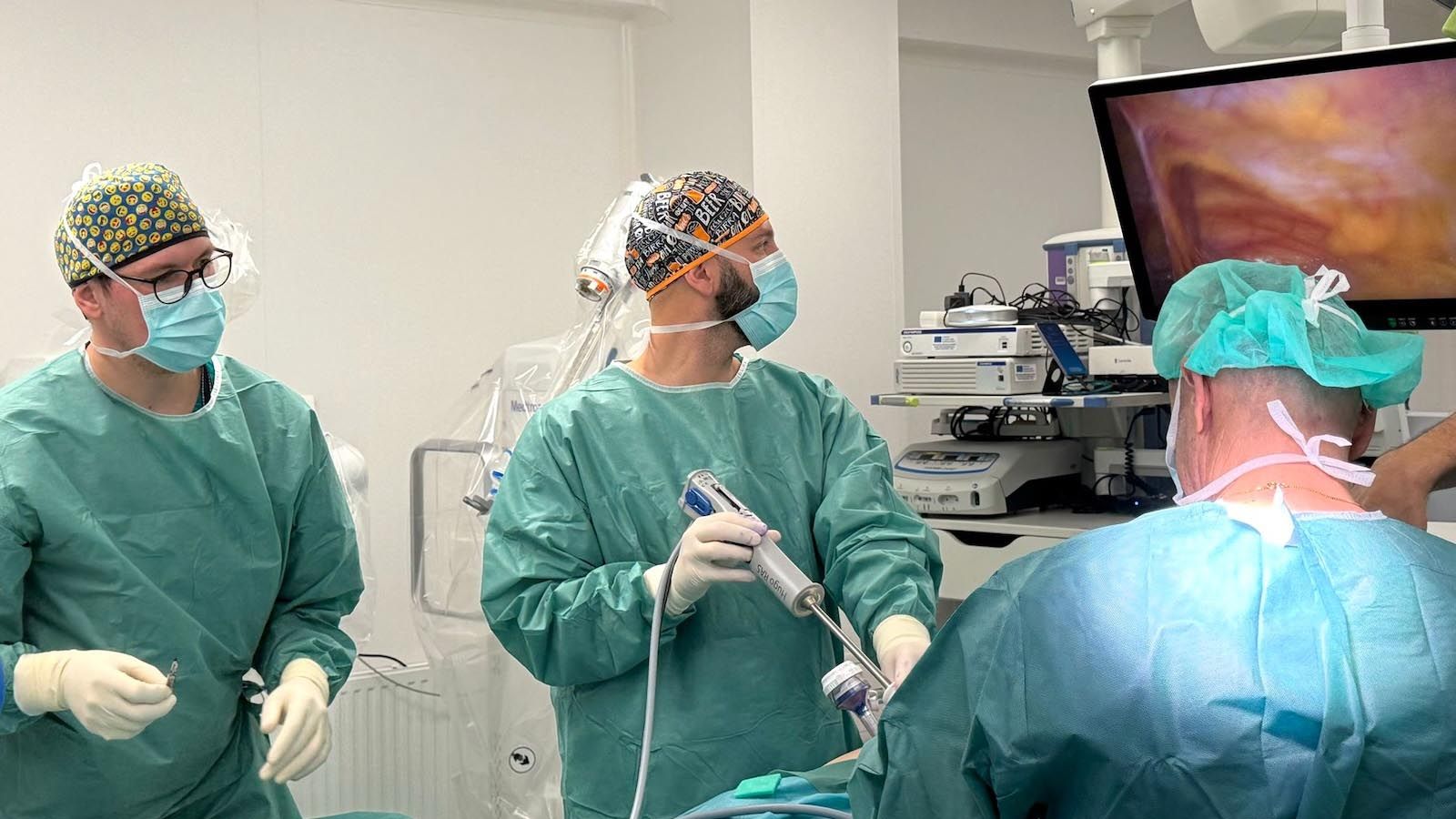 FOTOGALERIJA: U KBC-u Split obavljene prve ginekološke operacije uz pomoć robotske asistencije