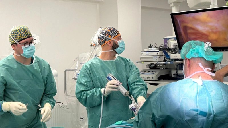 FOTOGALERIJA: U KBC-u Split obavljene prve ginekološke operacije uz pomoć robotske asistencije