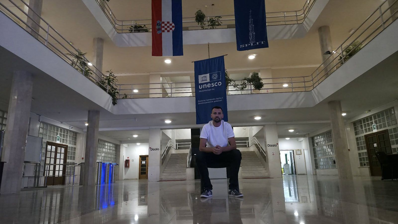 Bojan Ivošević u ponoć objavio fotografiju iz Banovine, poslao je poruku...