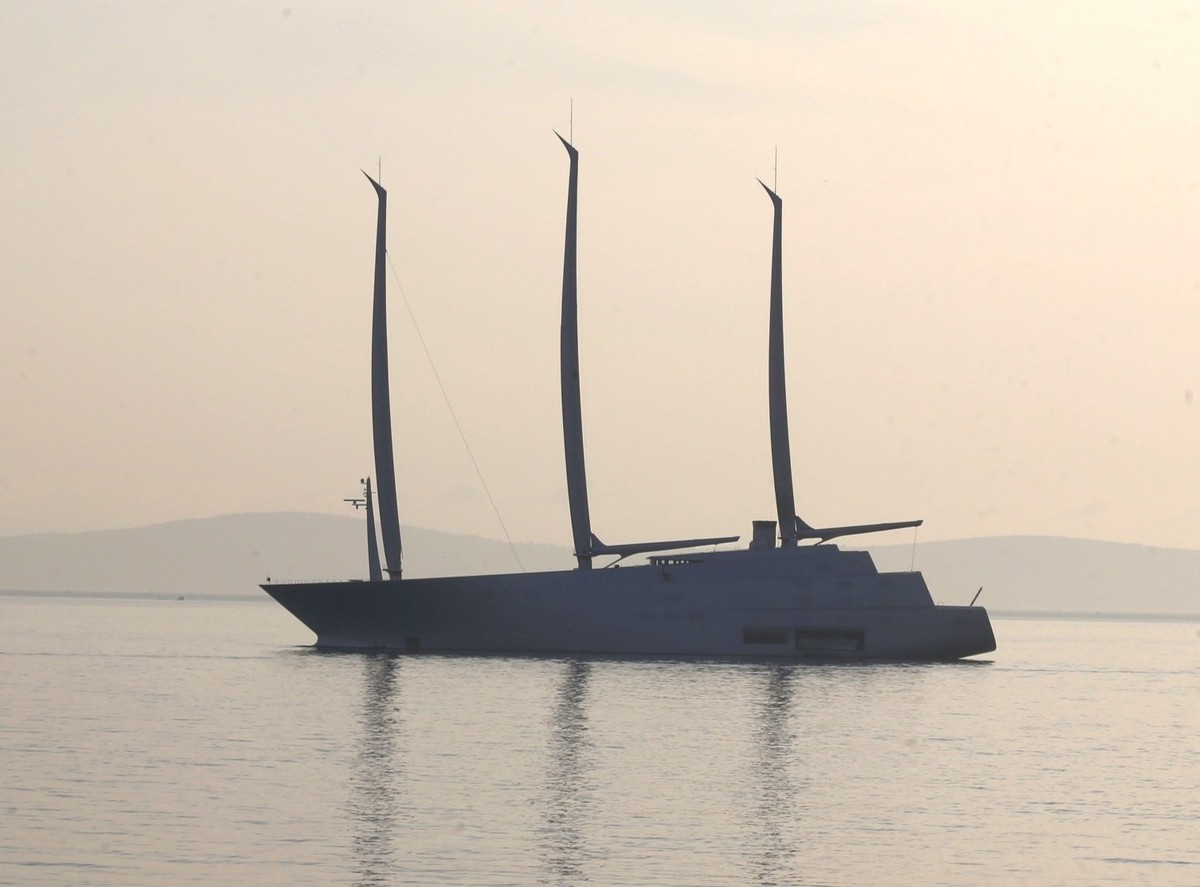 DAŠAK GLAMURA Futuristička jahta ruskog milijardera ponovno je u Splitu