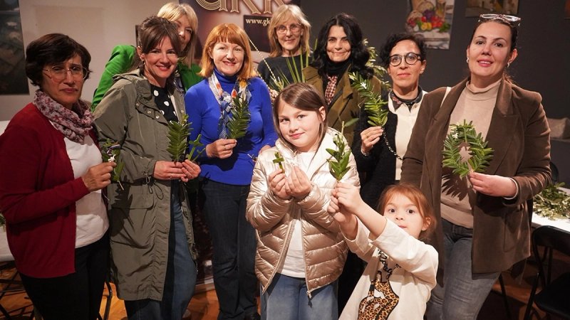 FOTOGALERIJA Upletene maslinove grančice na preduskrsnoj radionici u Kaštelima