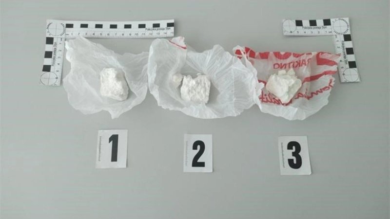 Pokušao prijeći granicu s hrpom droge, pronađeni mu marihuana, ecstasy i crystal meth