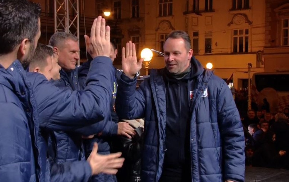 DOČEK U ZAGREBU Thompson rukometašima: 'Vidimo se na proslavi iduće medalje'