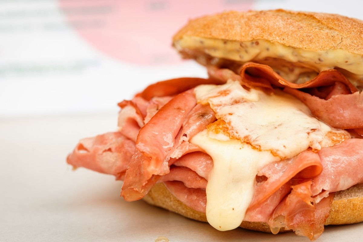 Najbolji sendvič na svijetu prema Antonyju Bourdainu od sada u centru Splita - otvoren Mortabella sandwich bar! 