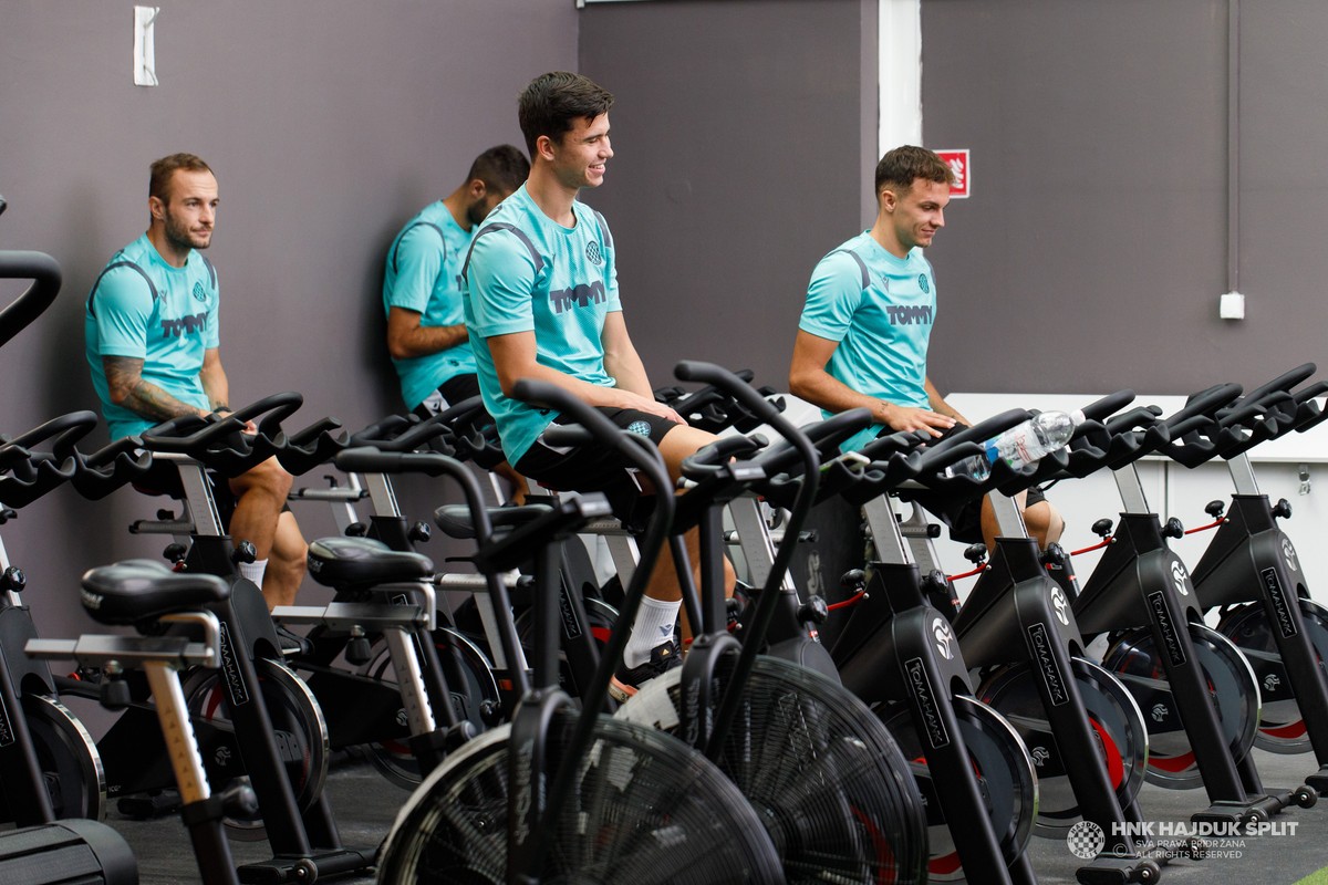 Pripreme za Istru: 'Bijeli' uvodni dio treninga odradili u novouređenoj teretani