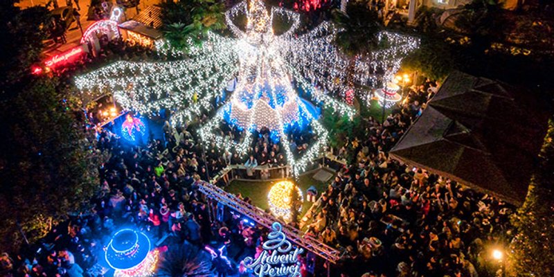 Stavros i Crvena jabuka u Perivoju