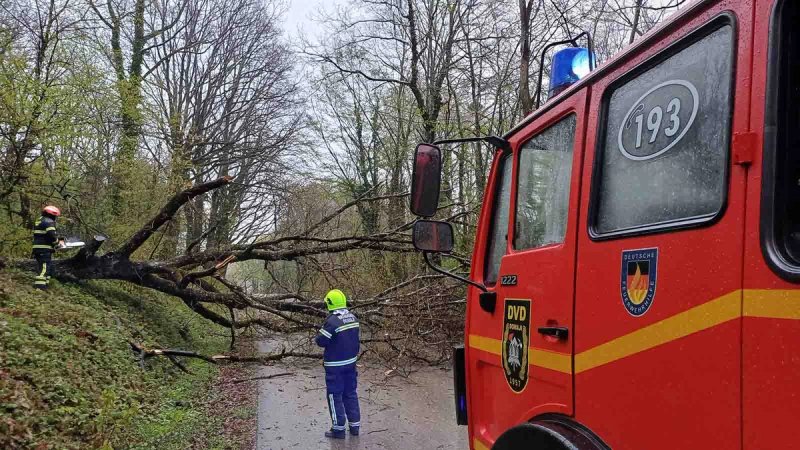 Nevrijeme paraliziralo Hrvatsku: Čak 900 vatrogasnih intervencija u 24 sata