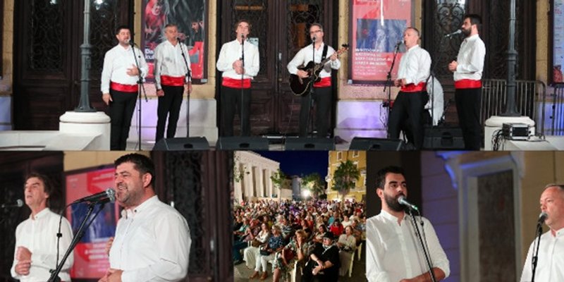 FOTO/VIDEO: SPLI'SKI LITNJI KOLURI Klapa Cambi zabavljala mnogobrojnu publiku