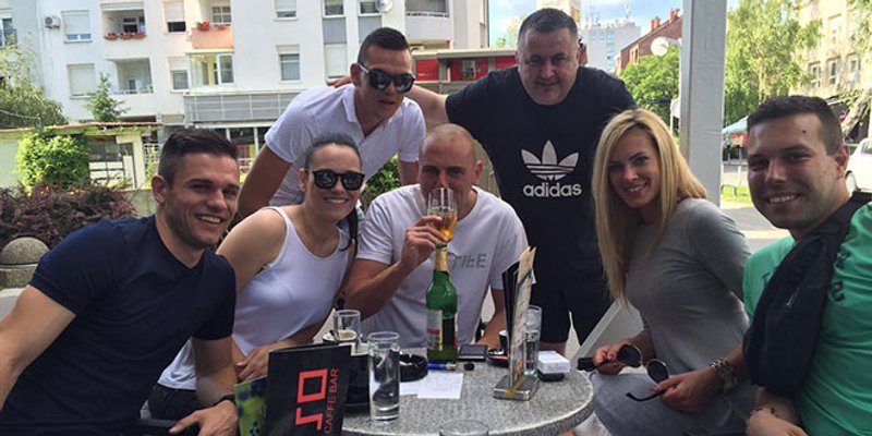 Romano u Zagrebu časti splitsku ekipu, s njima je i Marina