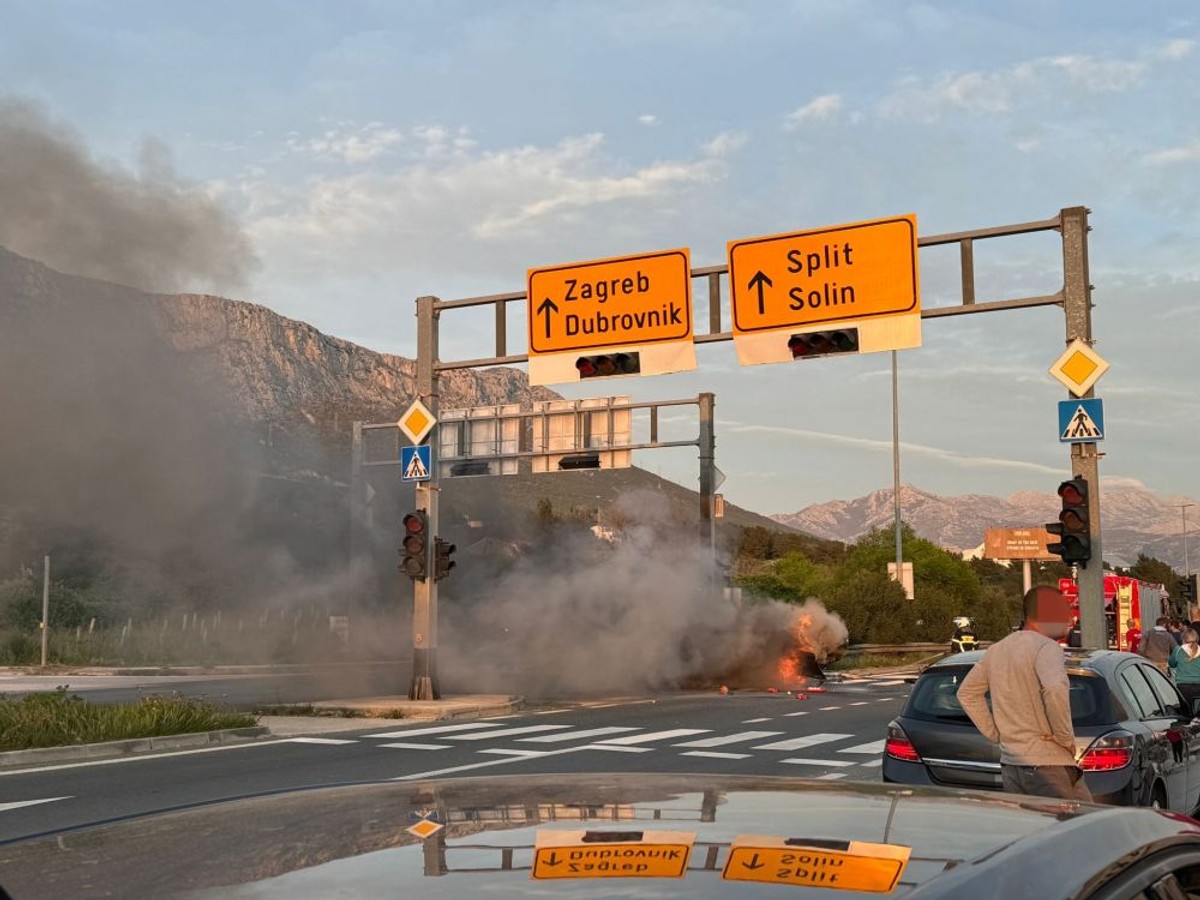 TEŠKA PROMETNA U KAŠTELIMA Dvije osobe smrtno stradale