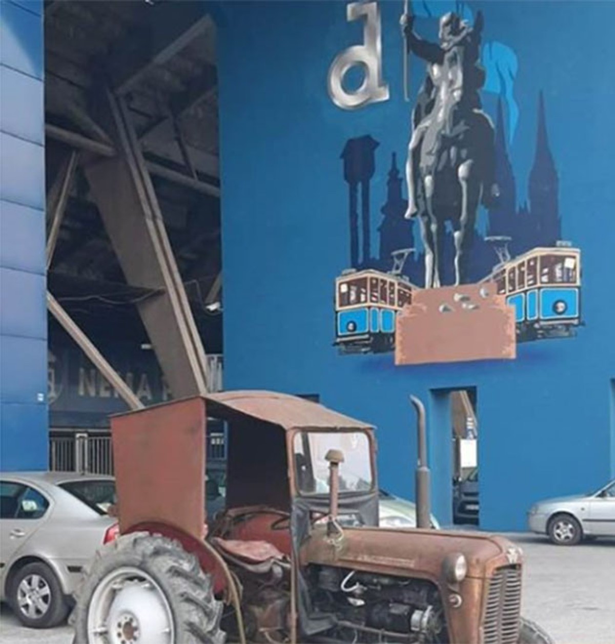 Odgovor na tenk iz Beograda: Parkirali traktor u Maksimiru